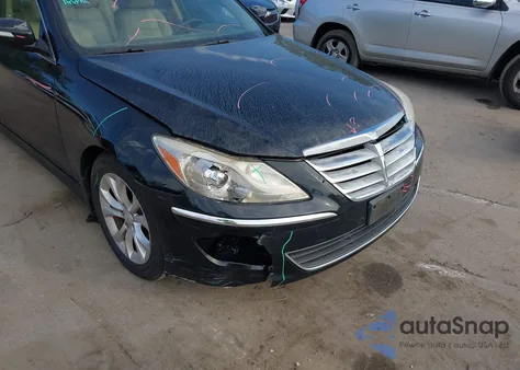 2013 Hyundai Genesis 3.8 z USA, uszkodzony, nr VIN KMHGC4DD7DU221972